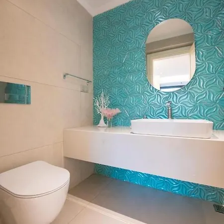Bling Excellence - Macthless With Indoor Swimpool In Hisaroenue