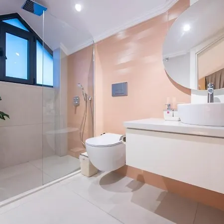 Bling Excellence - Macthless With Indoor Swimpool In Hisaroenue * فتحية