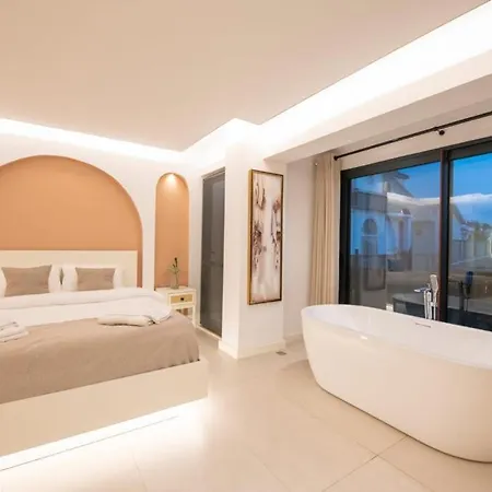 Bling Excellence - Macthless With Indoor Swimpool In Hisaroenue * فتحية