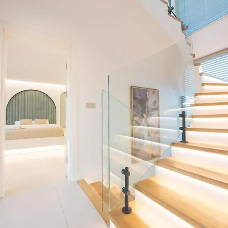 Bling Excellence - Macthless With Indoor Swimpool In Hisaroenue فيلة فتحية