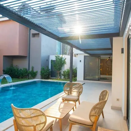 فيلة Bling Excellence - Macthless With Indoor Swimpool In Hisaroenue *