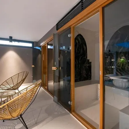 Bling Excellence - Macthless With Indoor Swimpool In Hisaroenue * فتحية